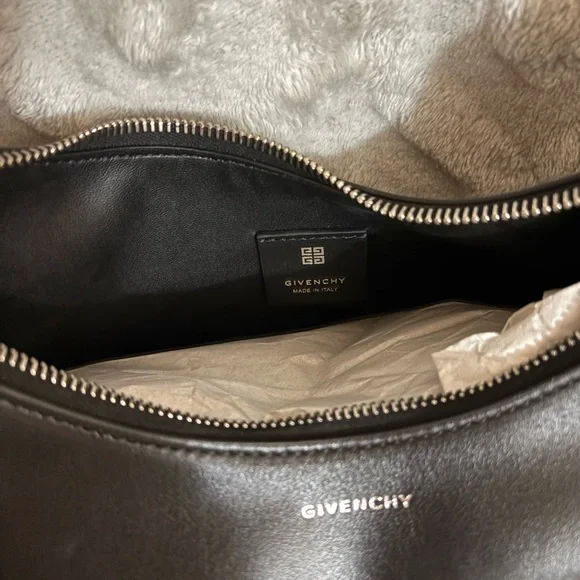 Givenchy Black moon cut out shoulder bag - Picture 5 of 7